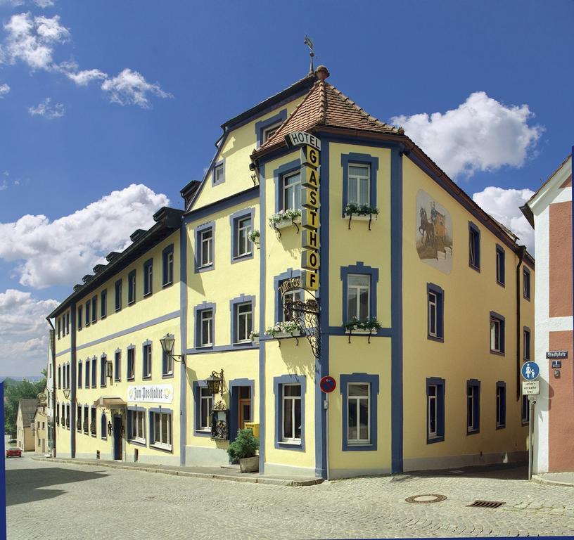 Hotel-Gasthof Zur Post Velburg Exterior foto